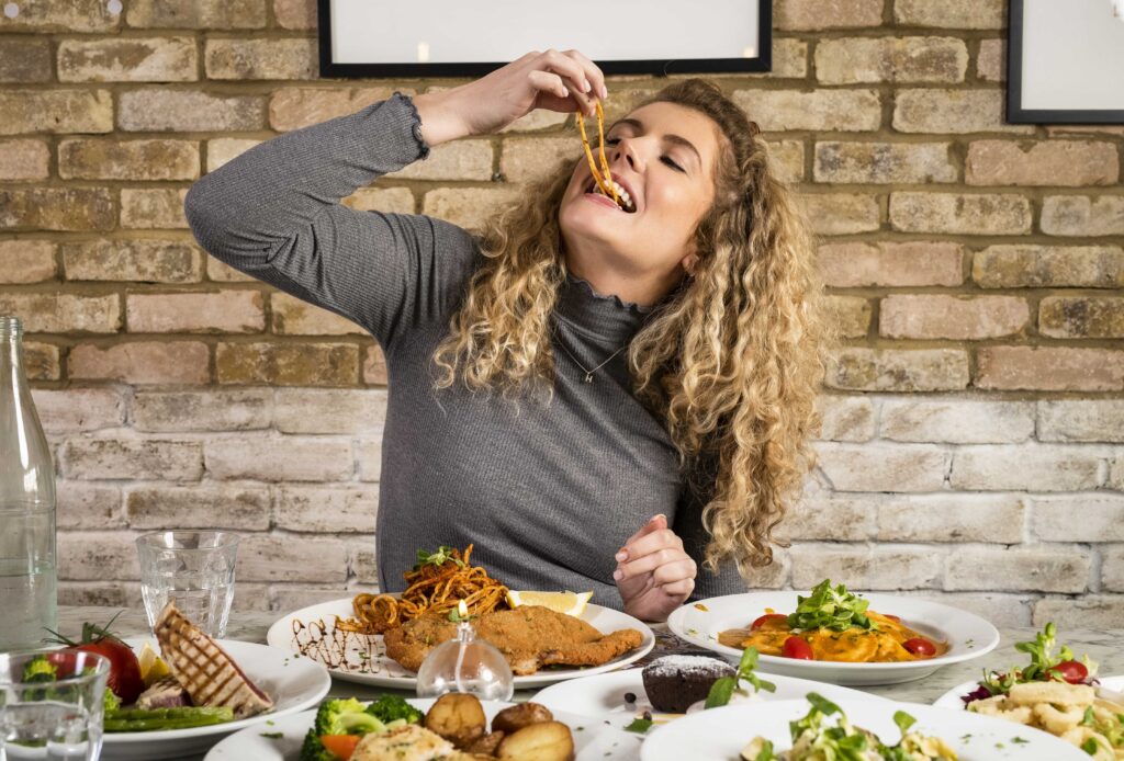 Hands-Glee Restaurant Dining Experience