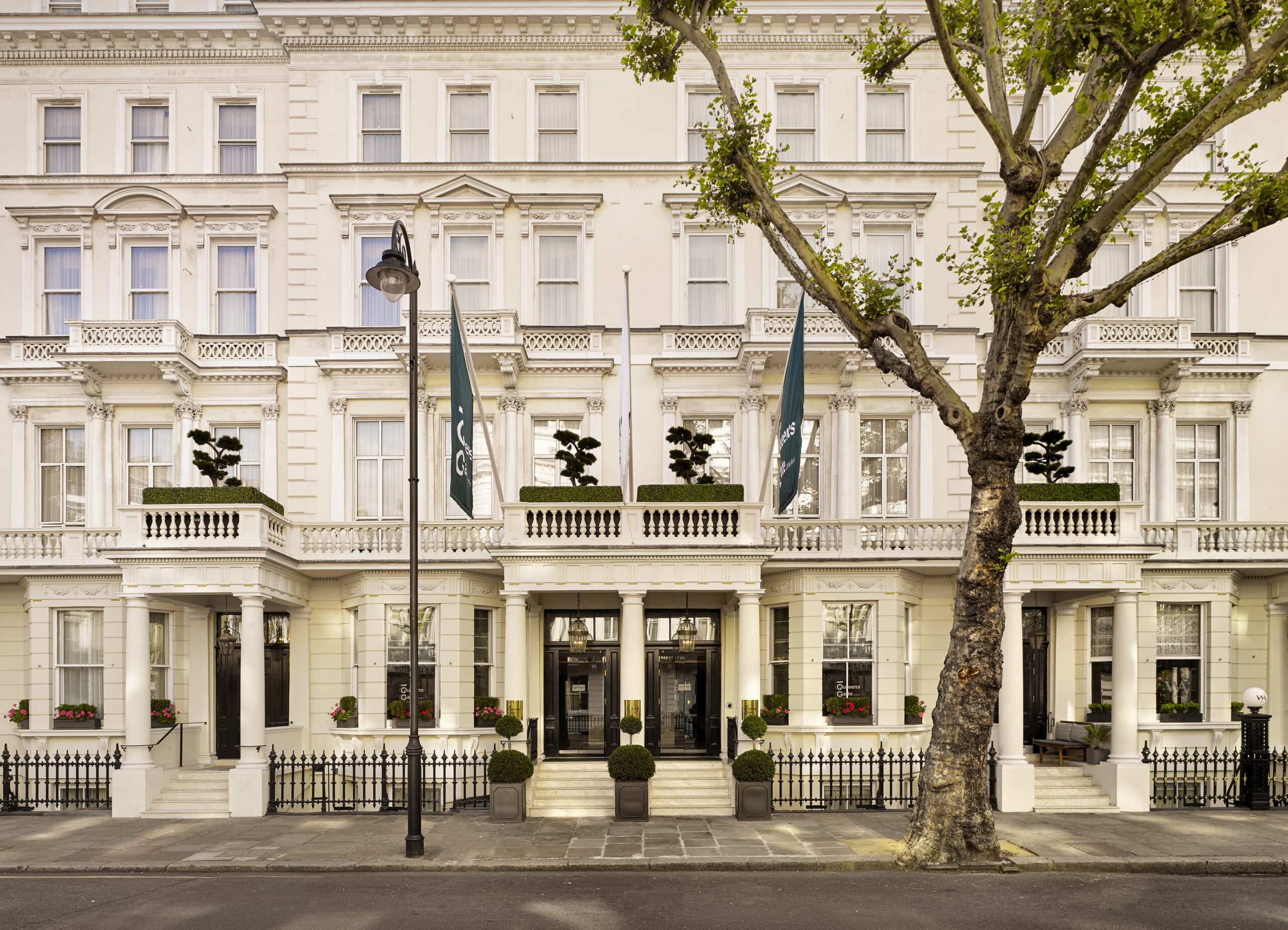 100 Queen’s Gate Hotel Launches New & Exceptionally Romantic Overnight Stay Package to Celebrate the Season of Love