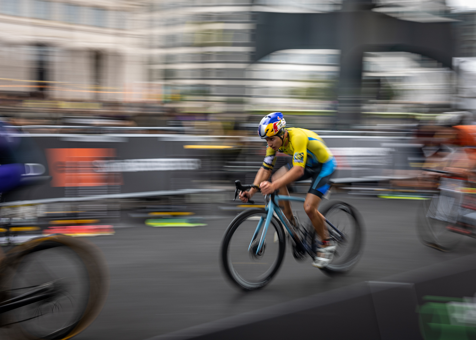 London, England - 4th September 2022, Superleague Championship Series, Mens elite race at West india Quay, Canary Wharf, London - (Darren Wheeler - That Cameraman/SuperLeague)