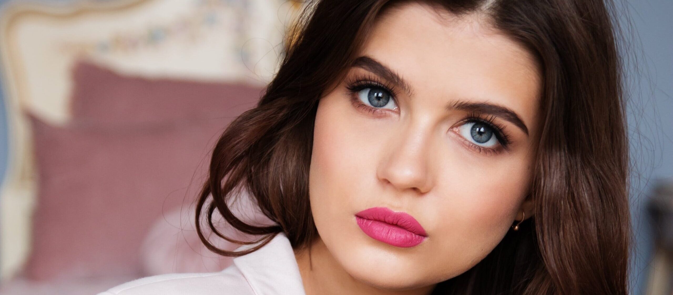 Sheridan France’s Breakthrough Non-Surgical Facelift Method Steals the Show
