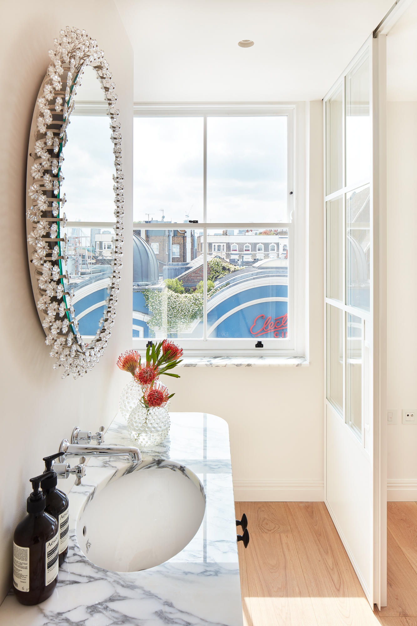 Integrating solar-powered electric vehicles into sustainable energy ... - Sustainable Penthouse Building With Portable Ev Transfer