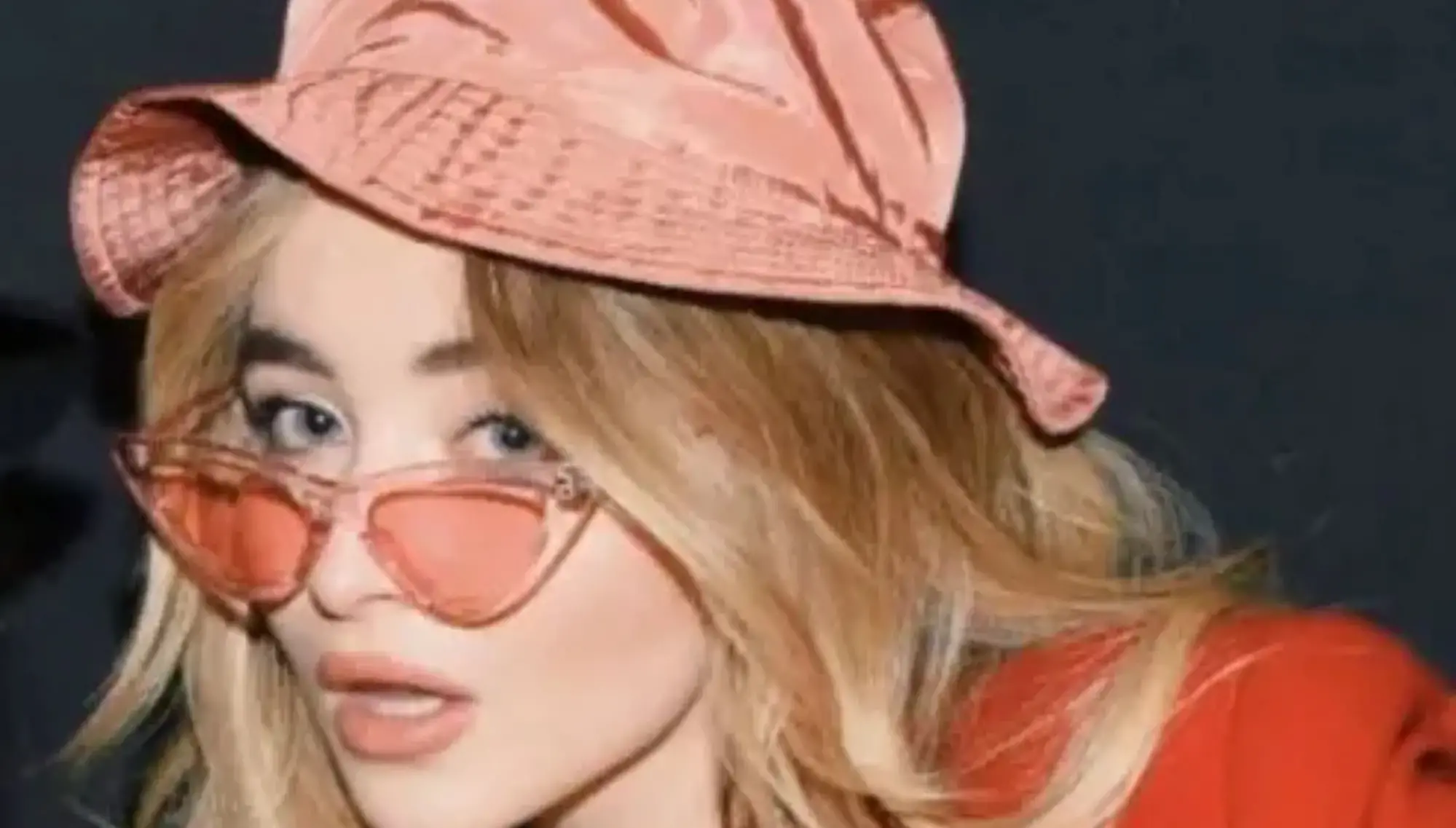 Fashion experts reveal how to dress like Sabrina Carpenter