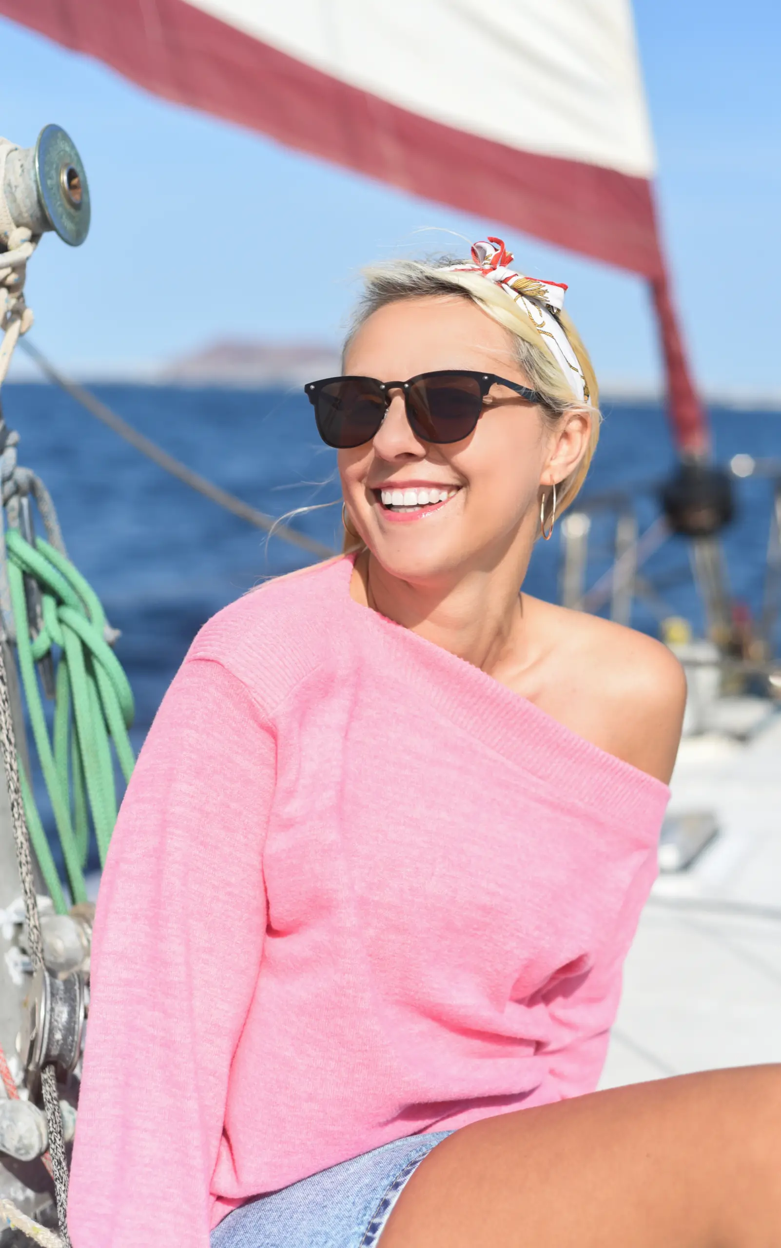 View of liveconformdie - Luxury Letdown (feat. Dropout Kings) - YouTube