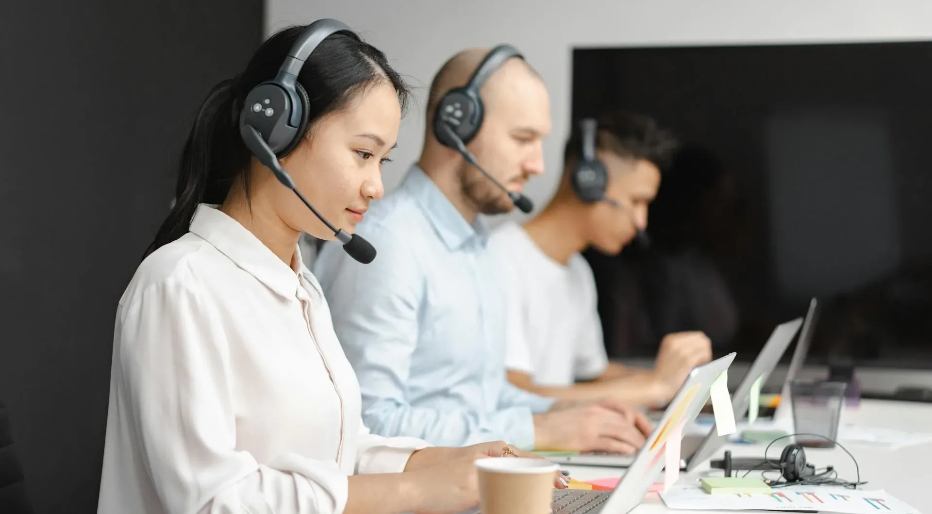 Customer service: Channels, challenges, and future Trends