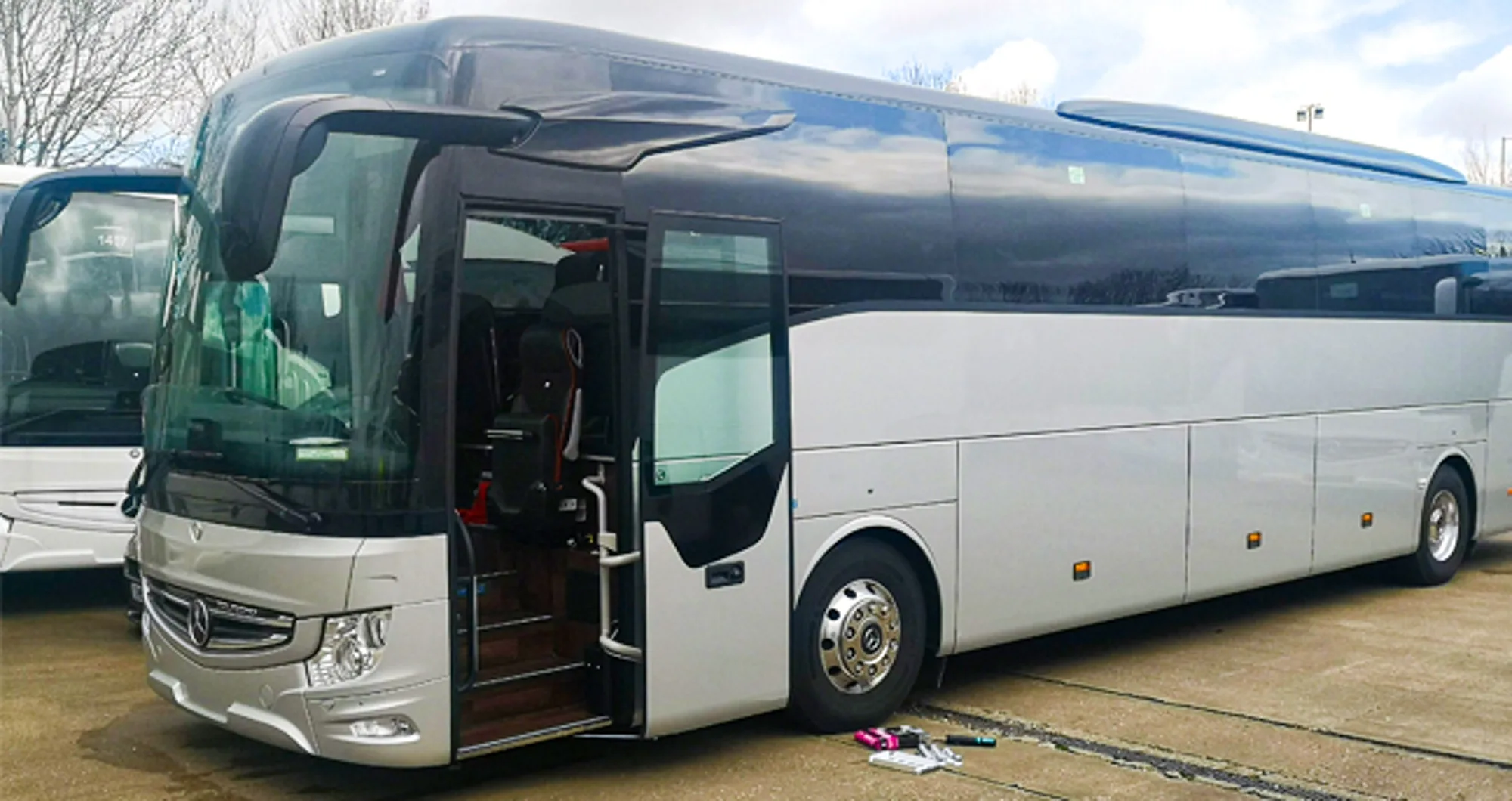 How to reach the corporate event in London with a coach driver London
