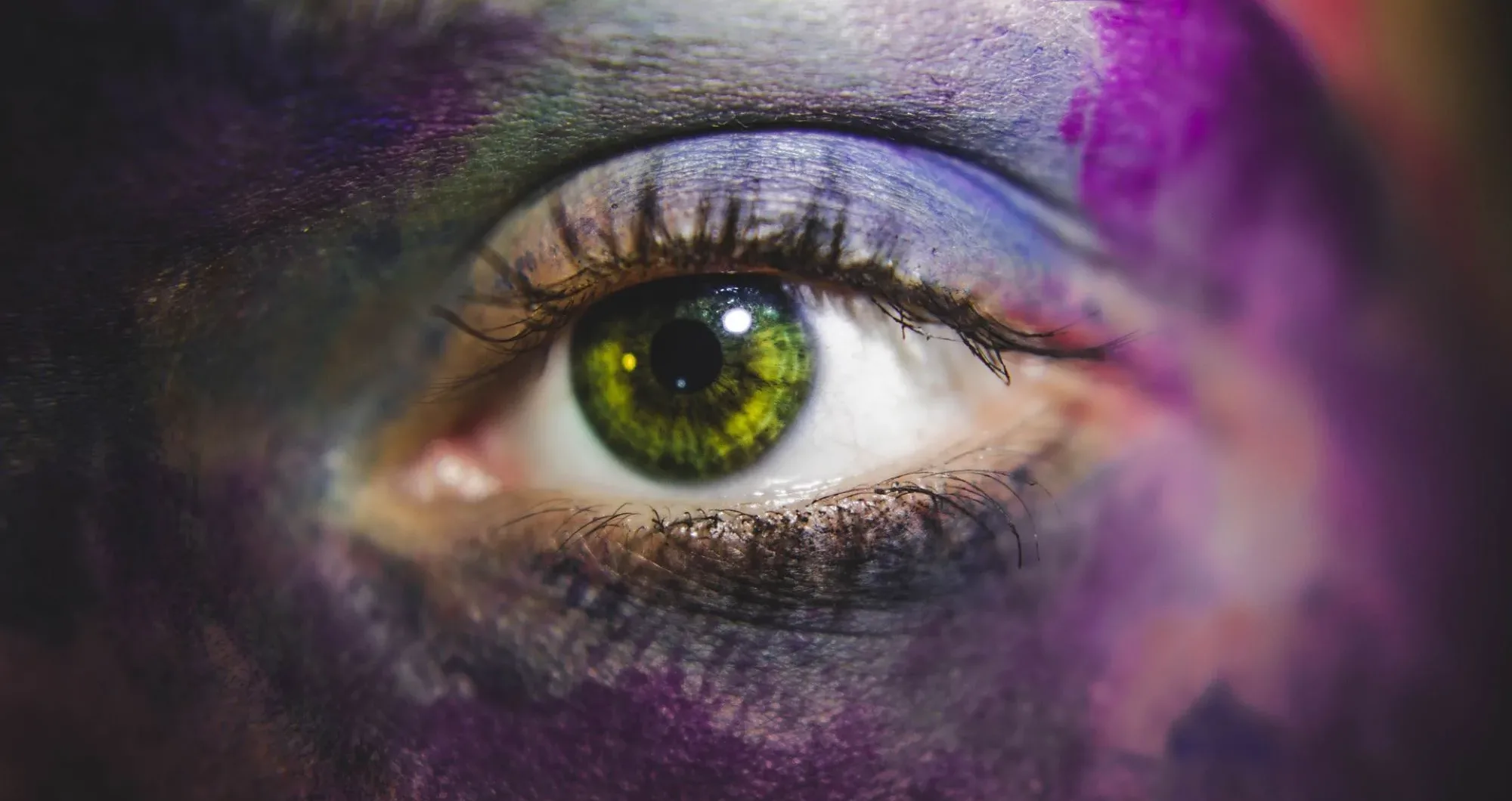 Ophthalmologist warns against TikTok's viral eye colourchanging drops