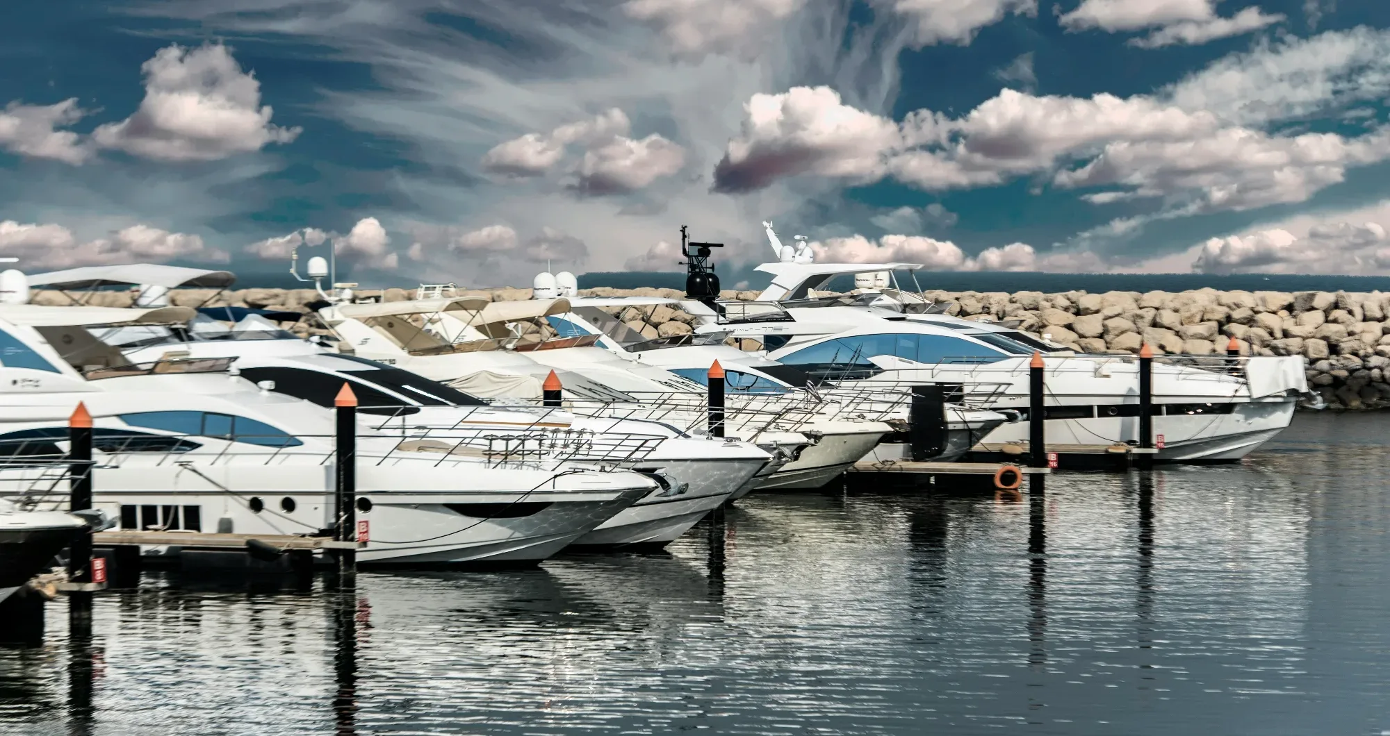 Unveiling the Oyster 565 series II: The perfect blend of design, performance, and comfort