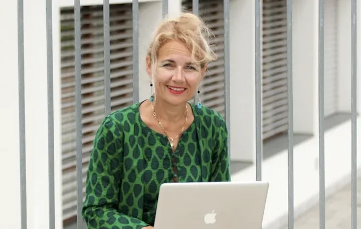 Pupils to learn in mixed age groups inspired by personal interests as successful online school brings its unique learning approach to the uk