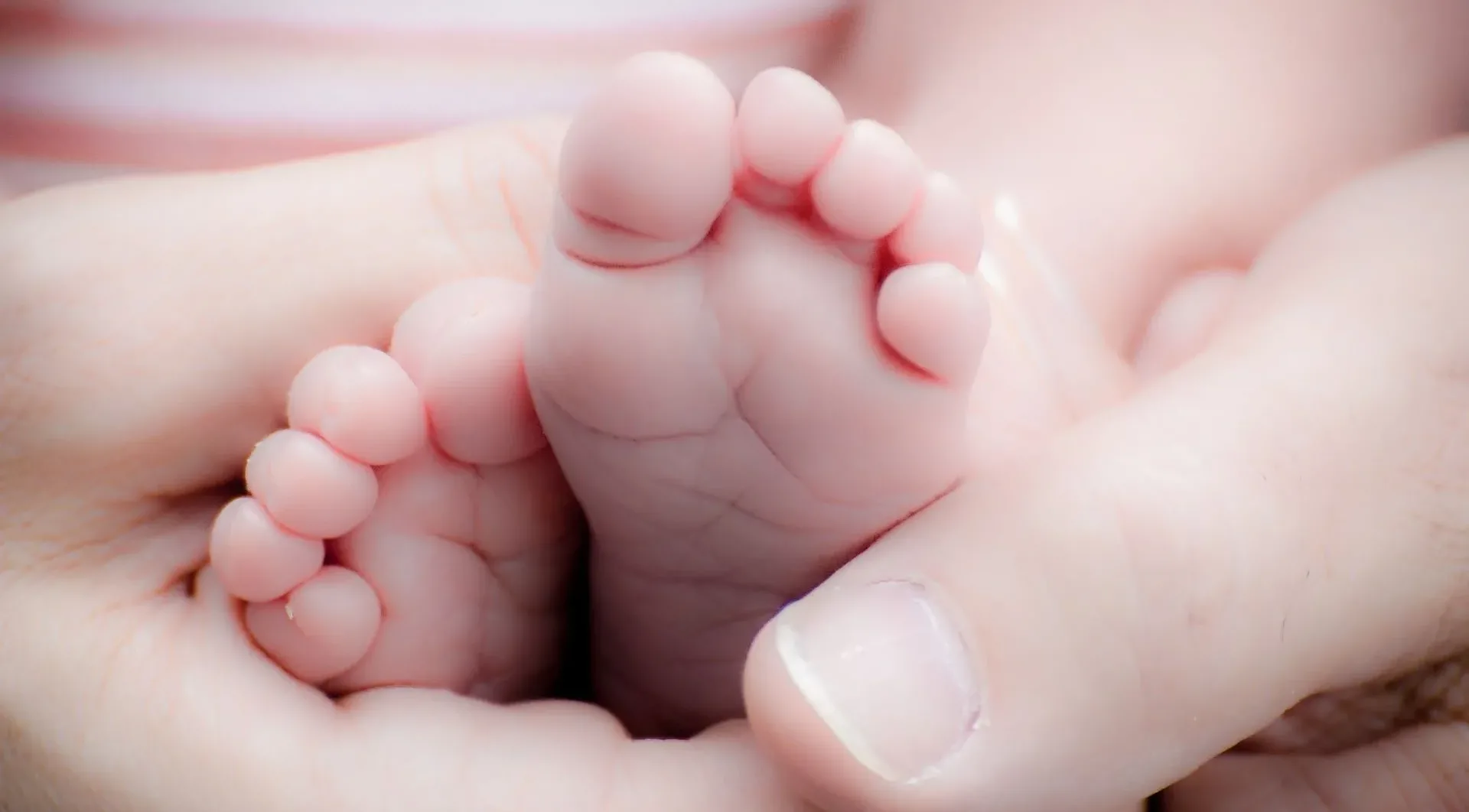 How to create a perfect baby hand and foot casting