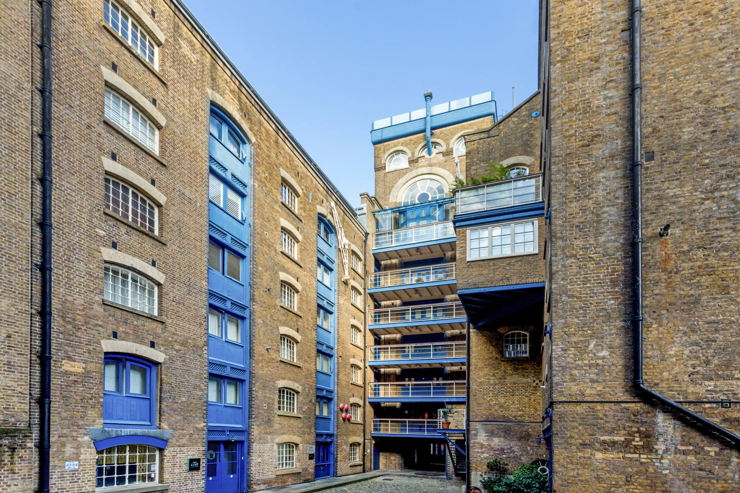 A closer look at Penthouse Apartment In Converted Warehouse Building History