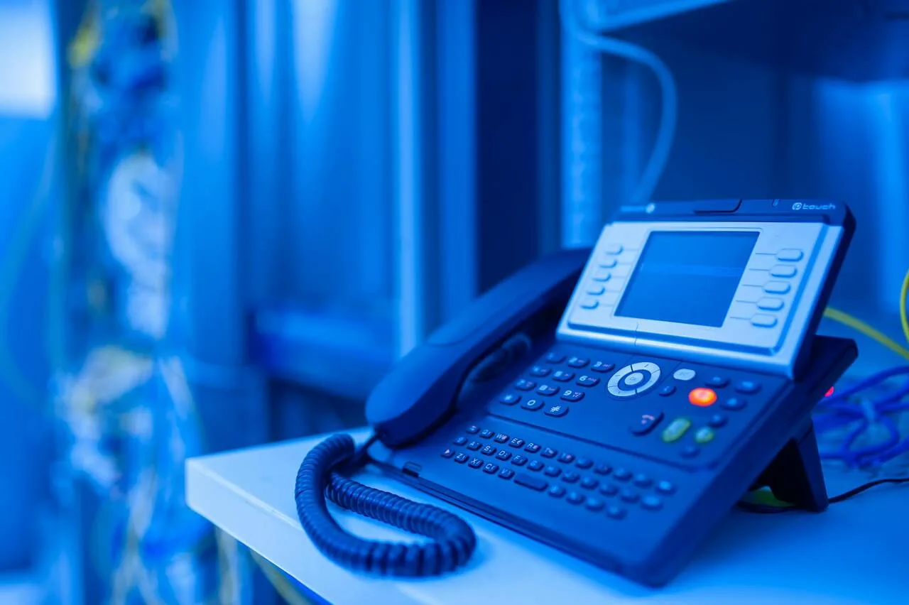 Cloud PBX vs traditional PBX: Which one is right for your business?