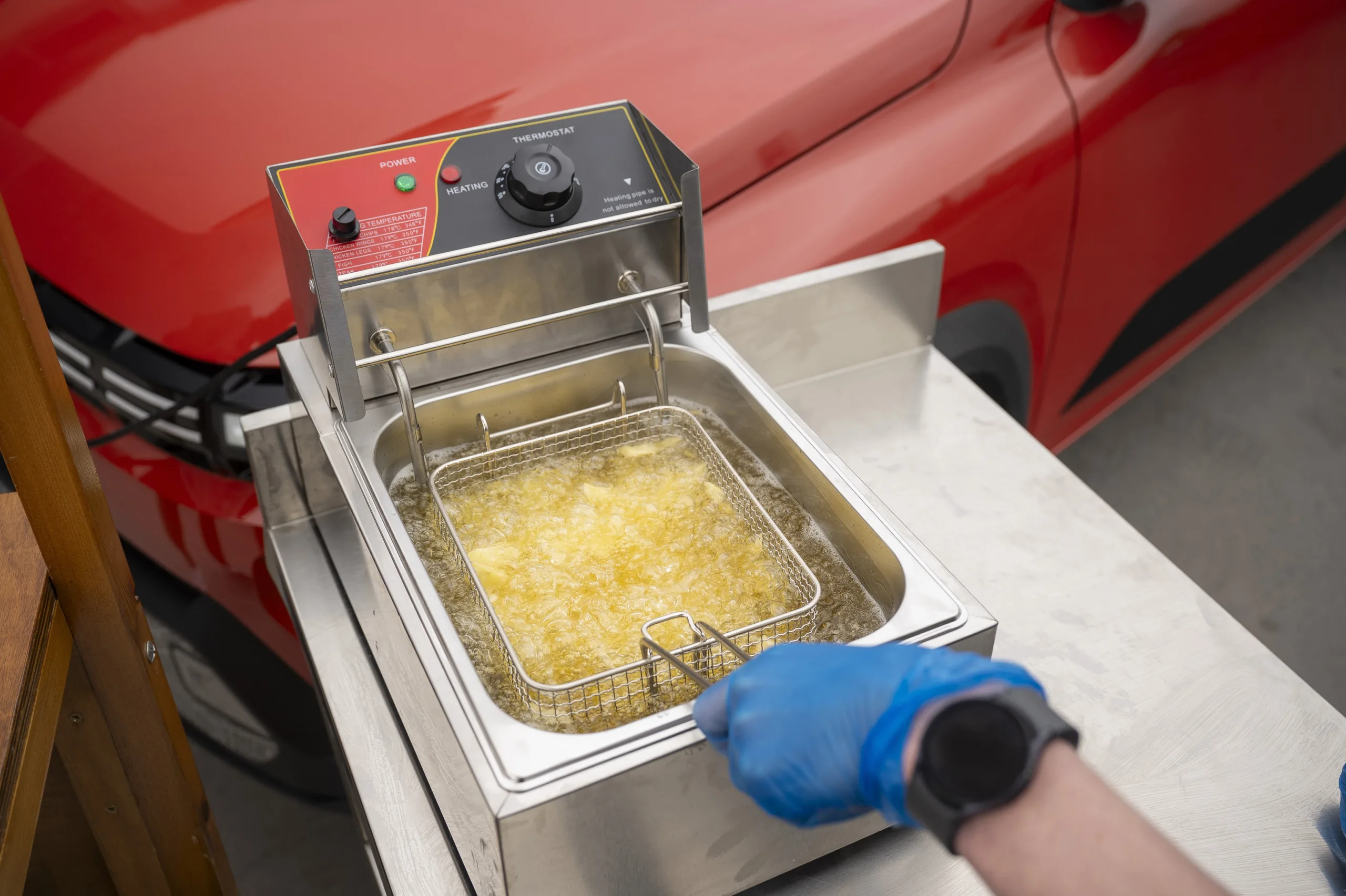This pop-up chippy's powered by an electric car | London Daily News