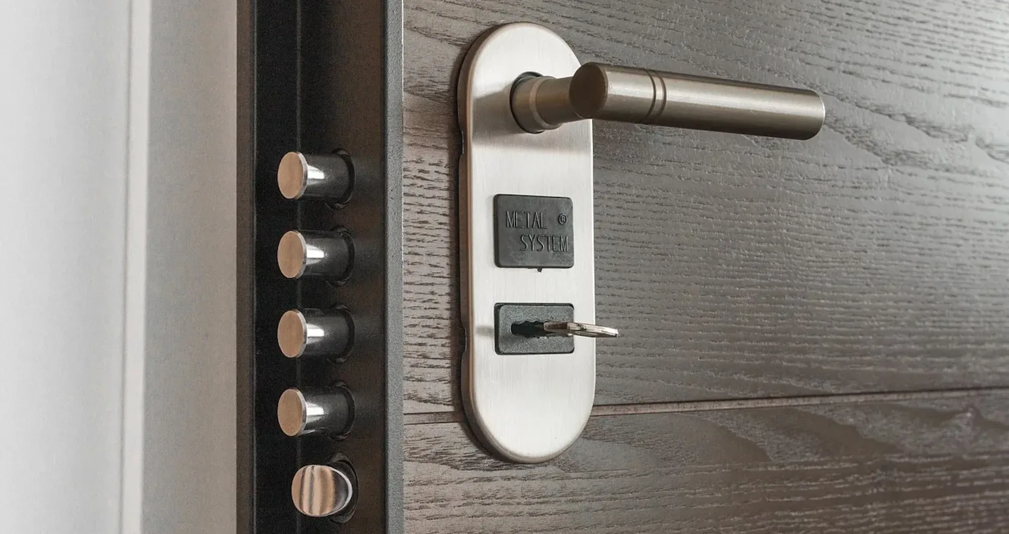 10 essential summer home security tips