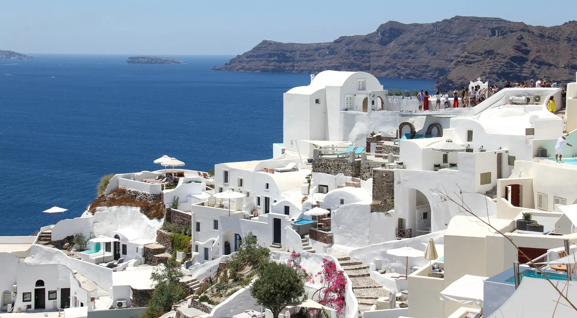 The most romantic spots to visit in Santorini