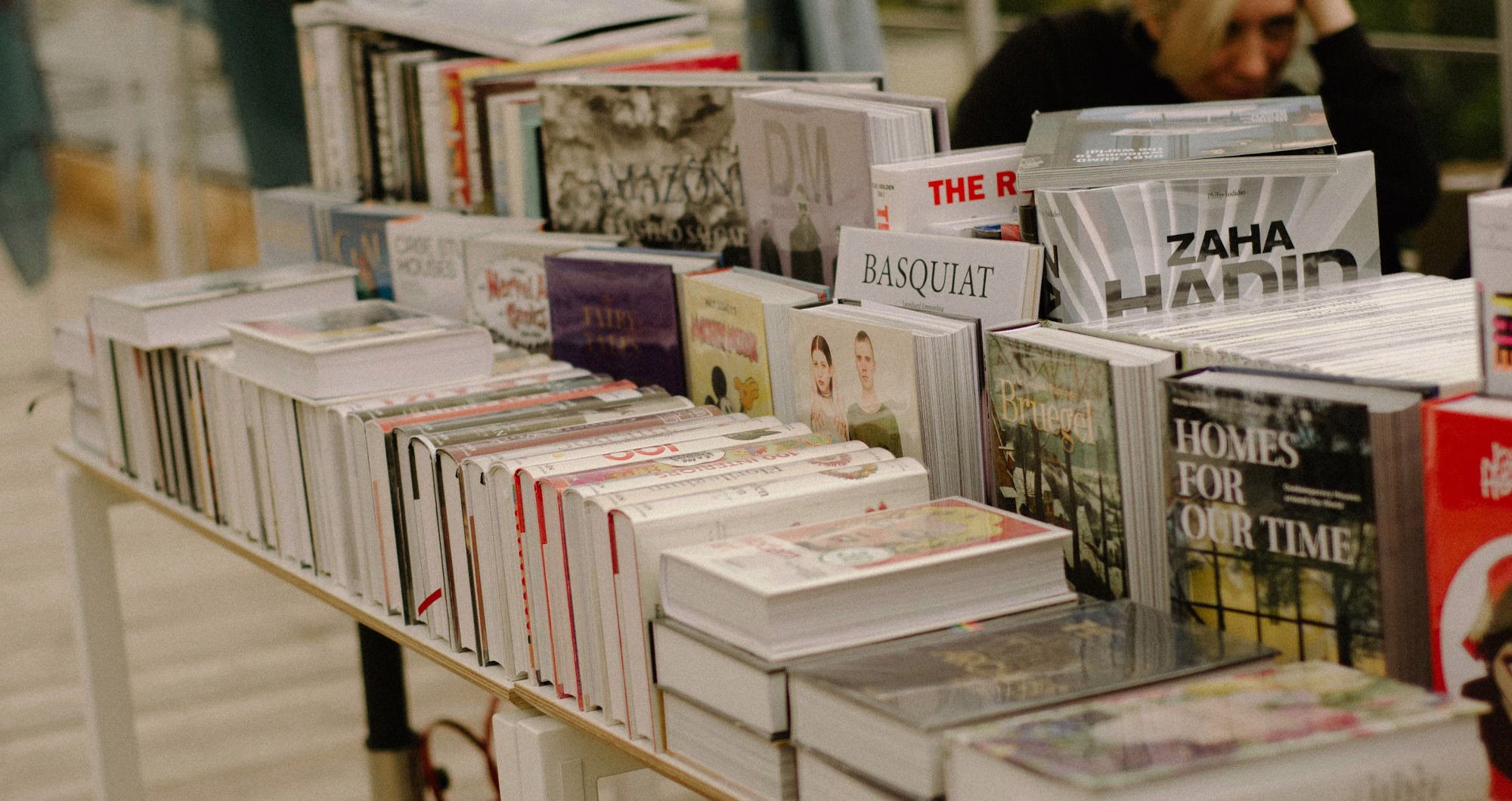 Global book market 2025: Print steady, digital driven by law & science