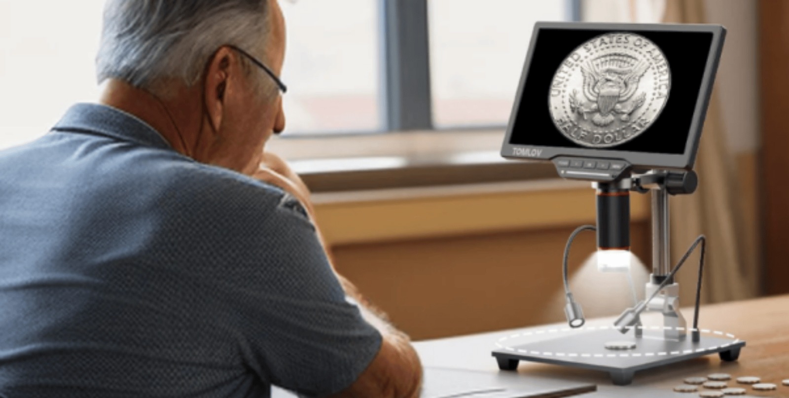 Coin microscope vs. handheld magnifier: Which is better for coin collecting?
