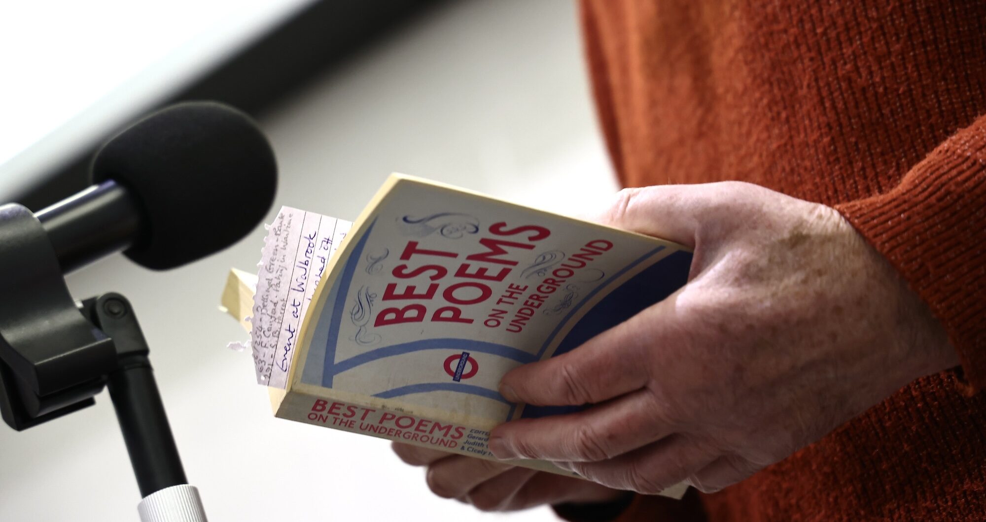 TfL launches new winter poetry with a special reading event at Covent Garden station