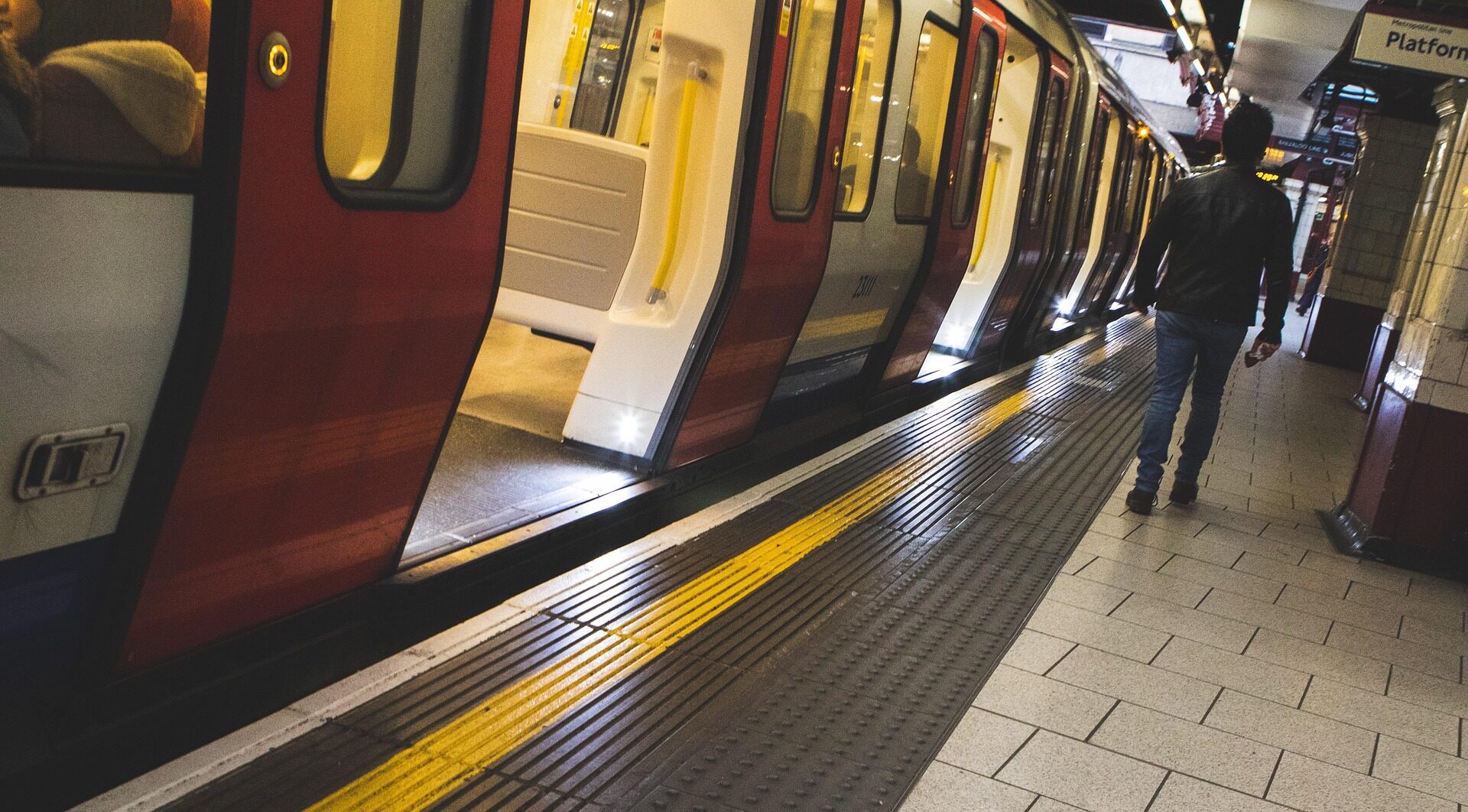 Elizabeth Line and London Overground customers encouraged to check before they travel ahead of essential weekend engineering works in March