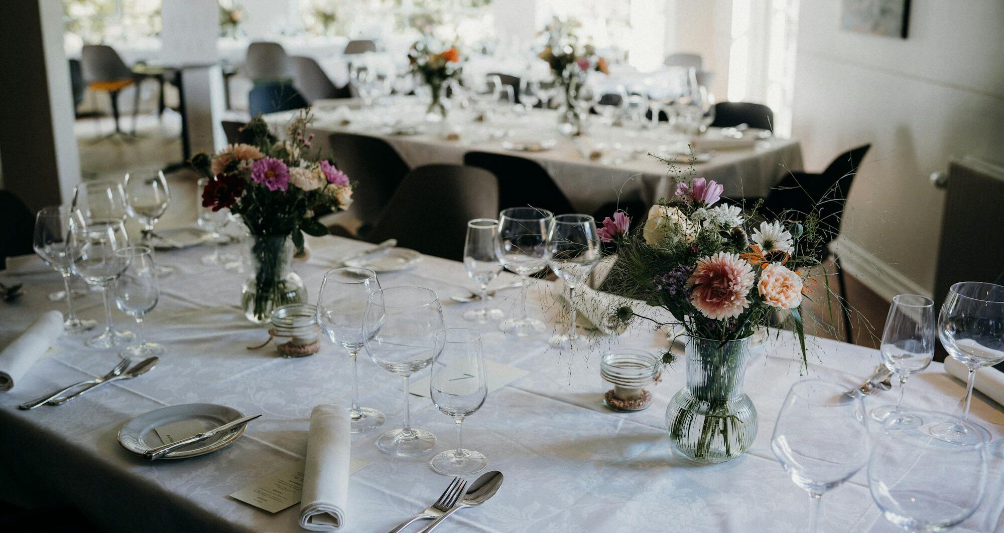Wedding décor expert reveals the 5 biggest trends couples are ditching in 2026 – and what they’re choosing instead