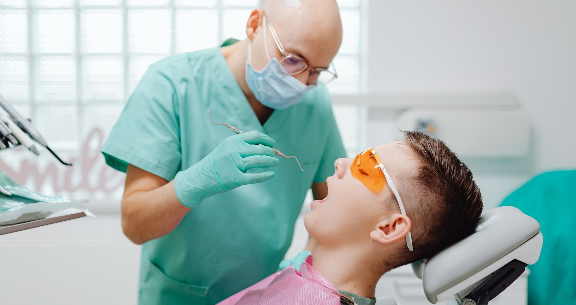 How to maintain healthy teeth and gums year-round