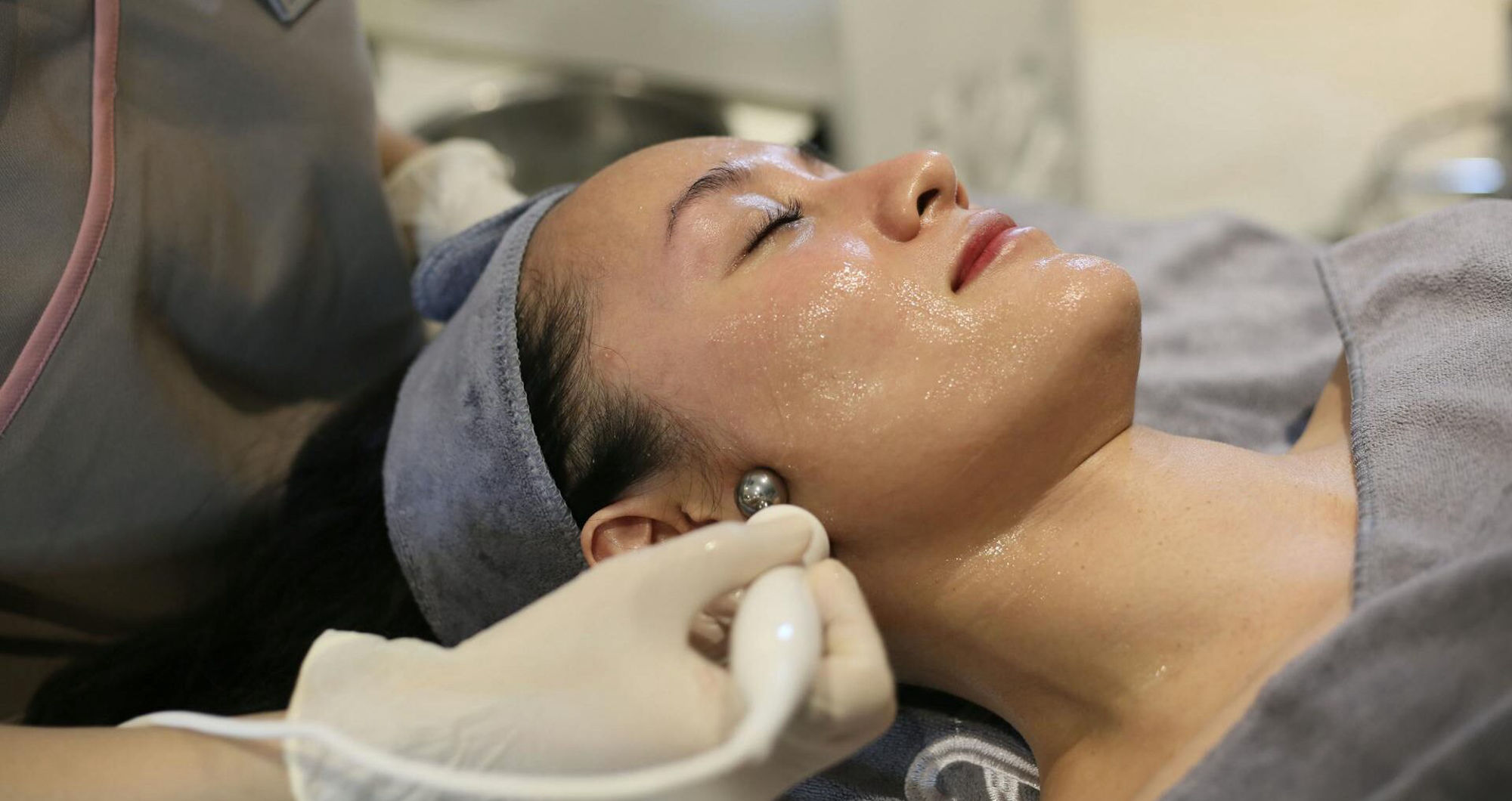 The rise of non-invasive skincare technology: Why hydrafacial treatments are gaining popularity in London