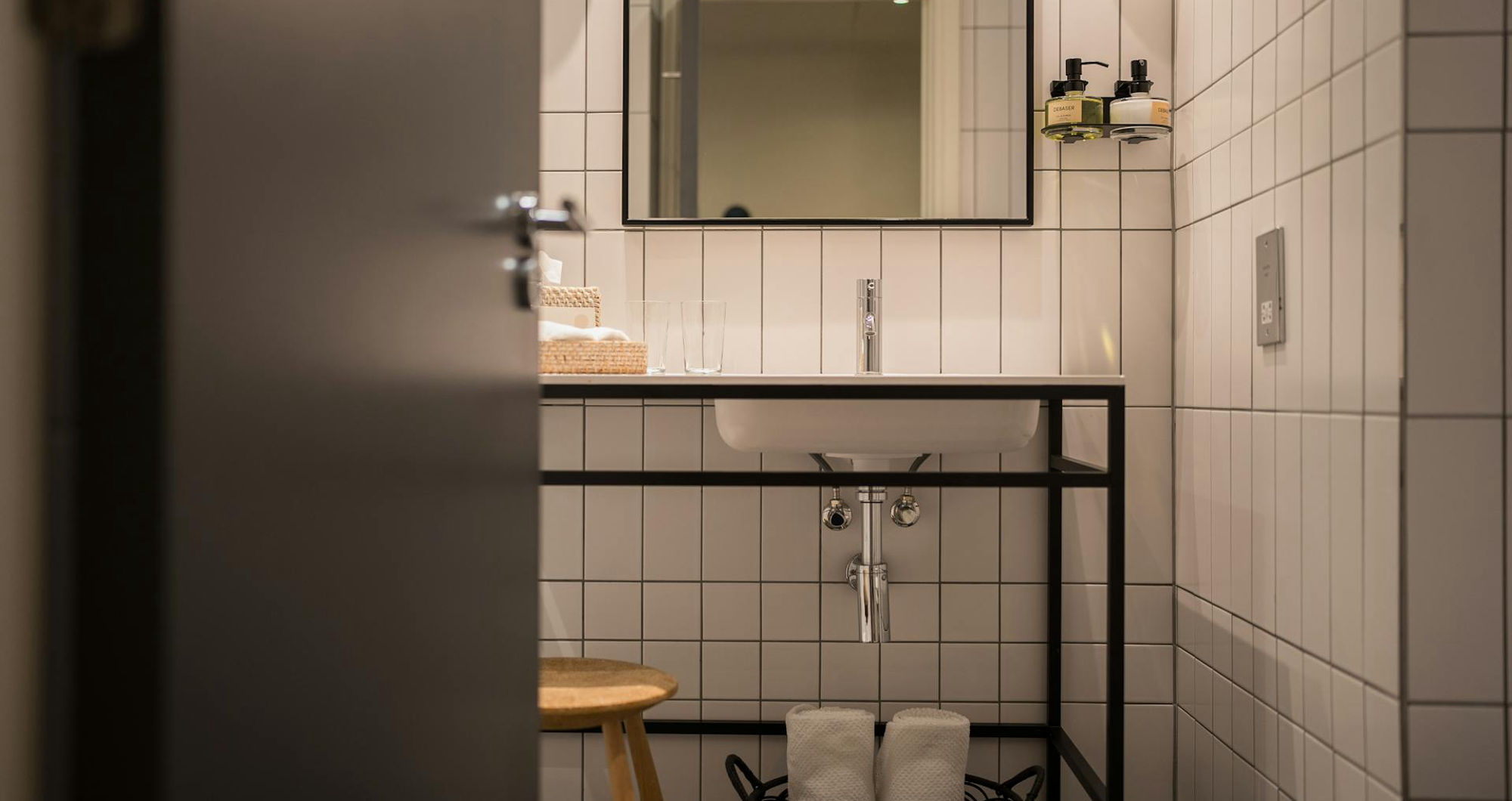 How to ventilate a bathroom if it doesn’t have a window