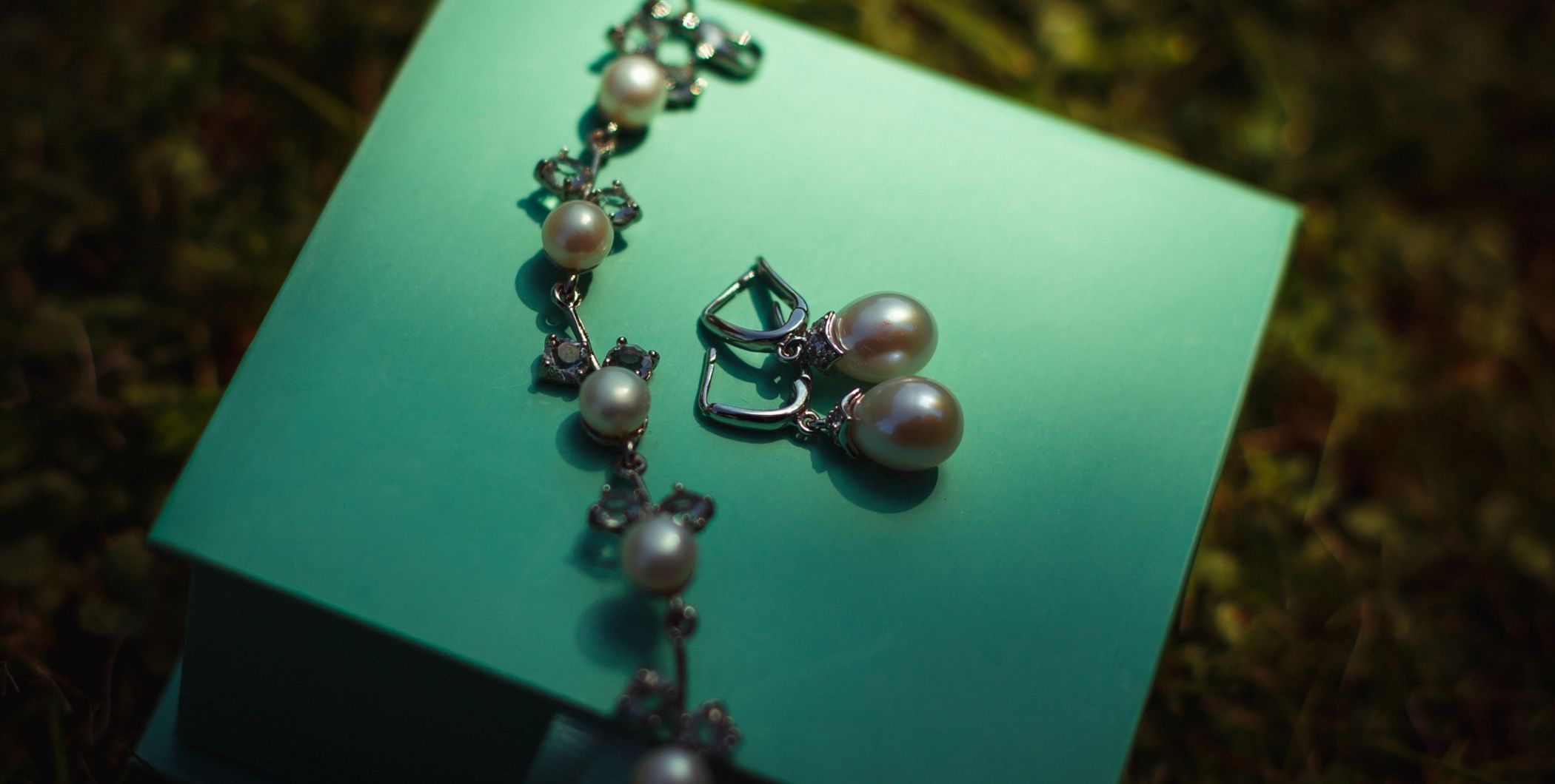 Moss agate jewellery with fantasy style