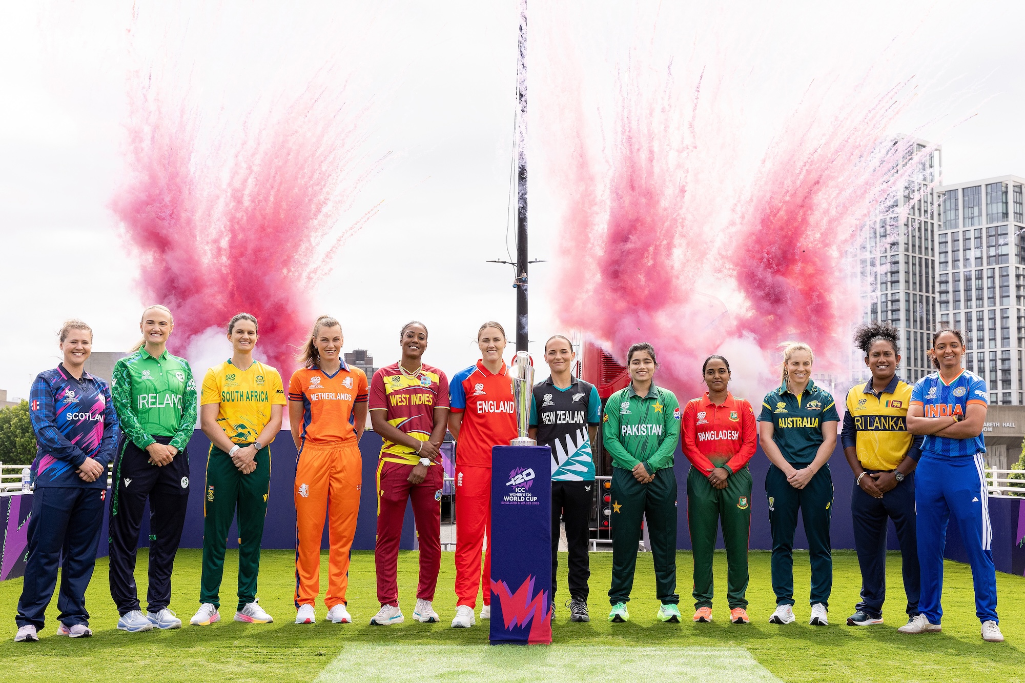 waterloo-bridge-turns-into-cricket-pitch-as-icc-women-s-t20-world-cup