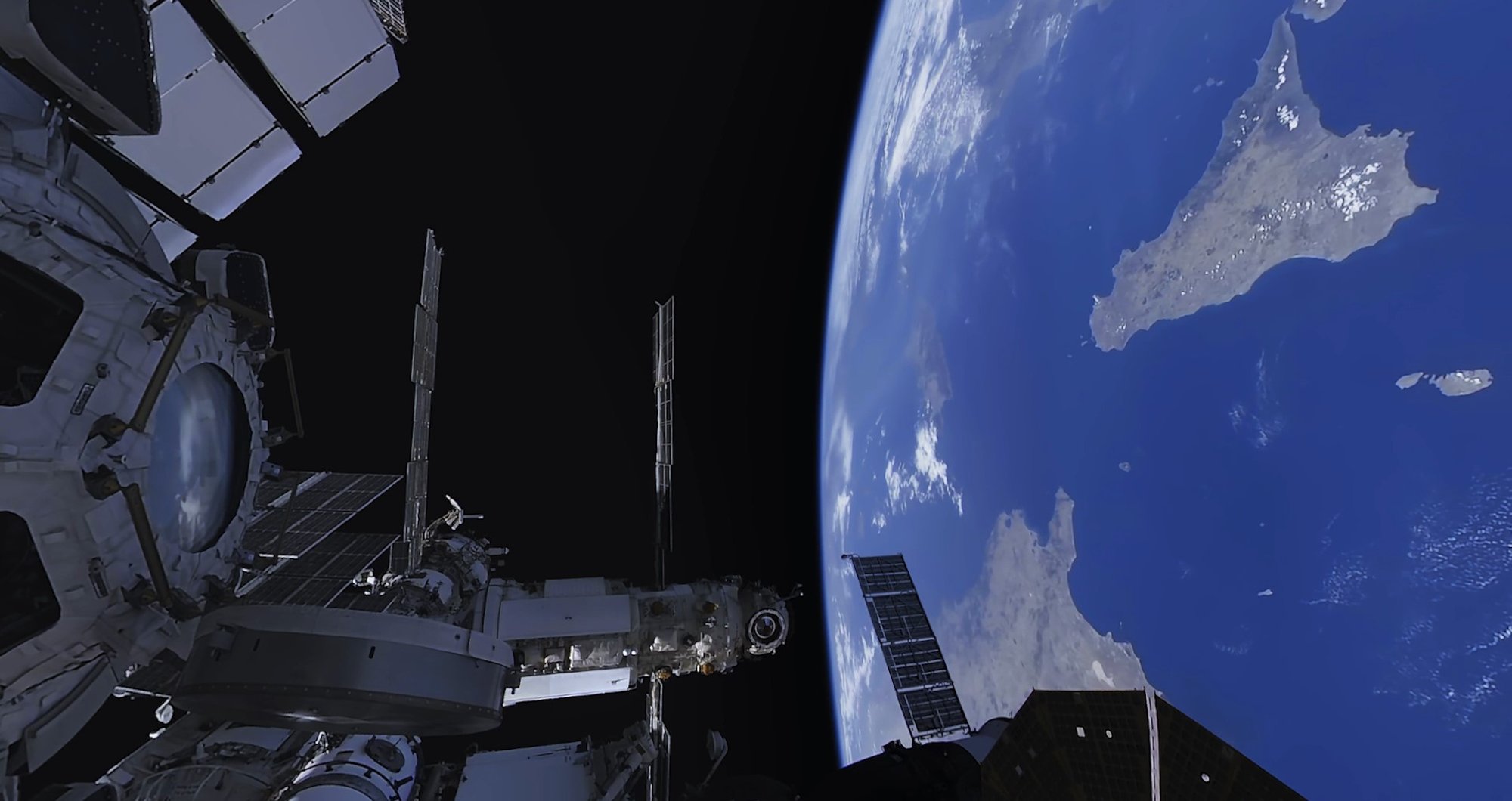WORLD’S LARGEST SPACE EXPERIENCE LAUNCHES IN LONDON
