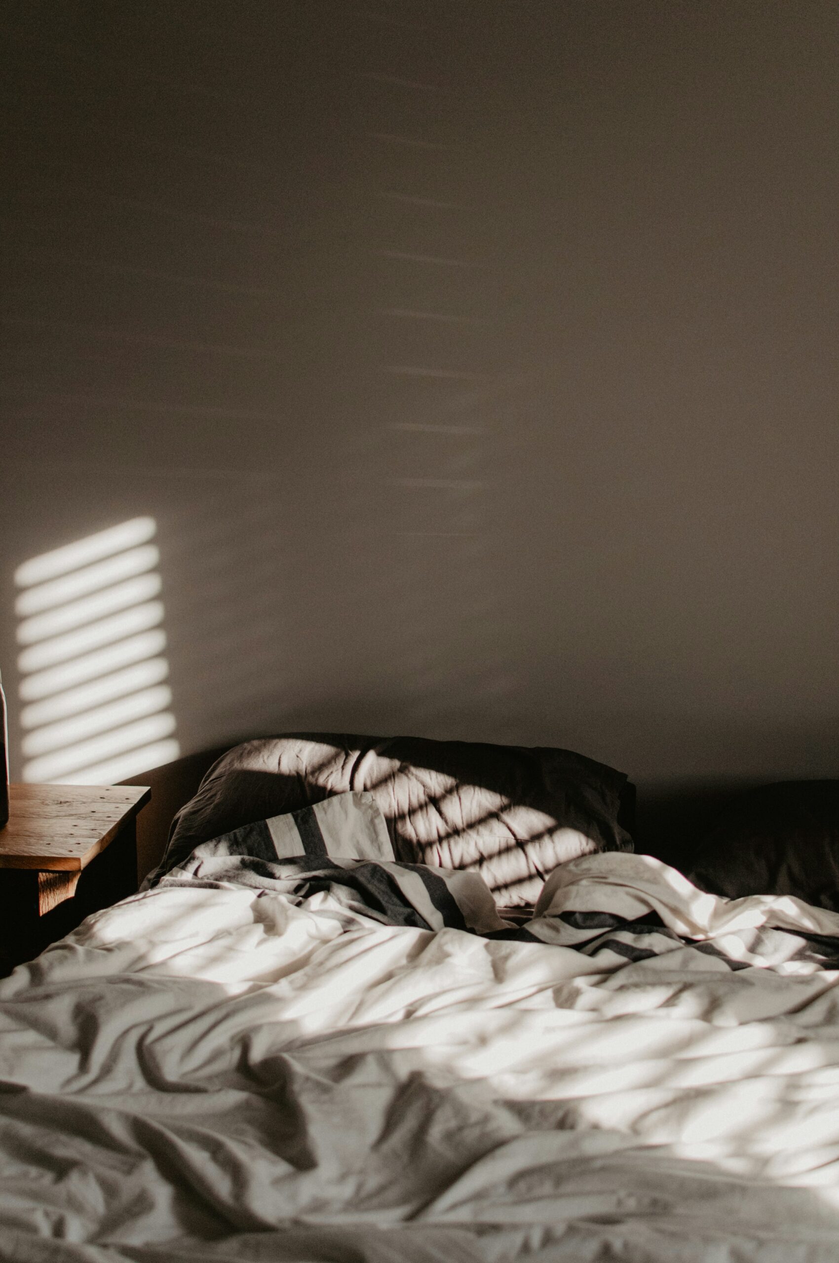 Tips for maintaining healthy sleep during warmer nights