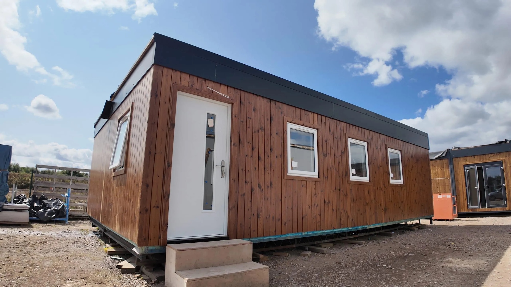 5 applications for a commercial modular building