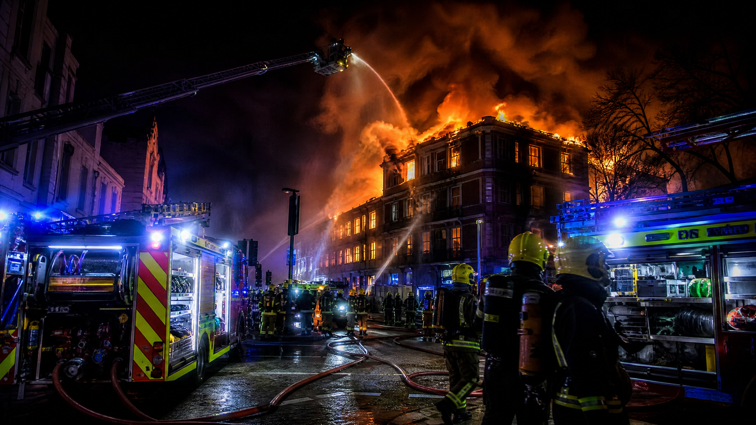 Peckham Rye Lane fire: 100 firefighters battle blaze at South London department store