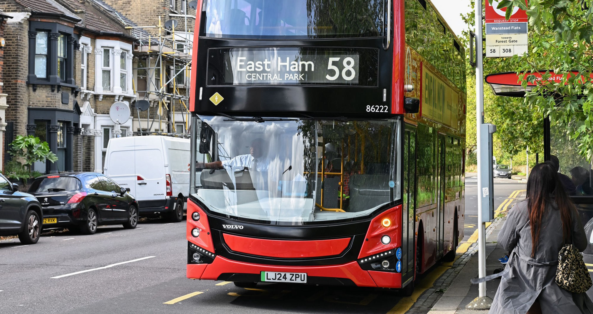 Londoners encouraged to ‘hop about the capital’ this summer as Mayor’s fare freeze for bus and trams extended until 1 November 2026