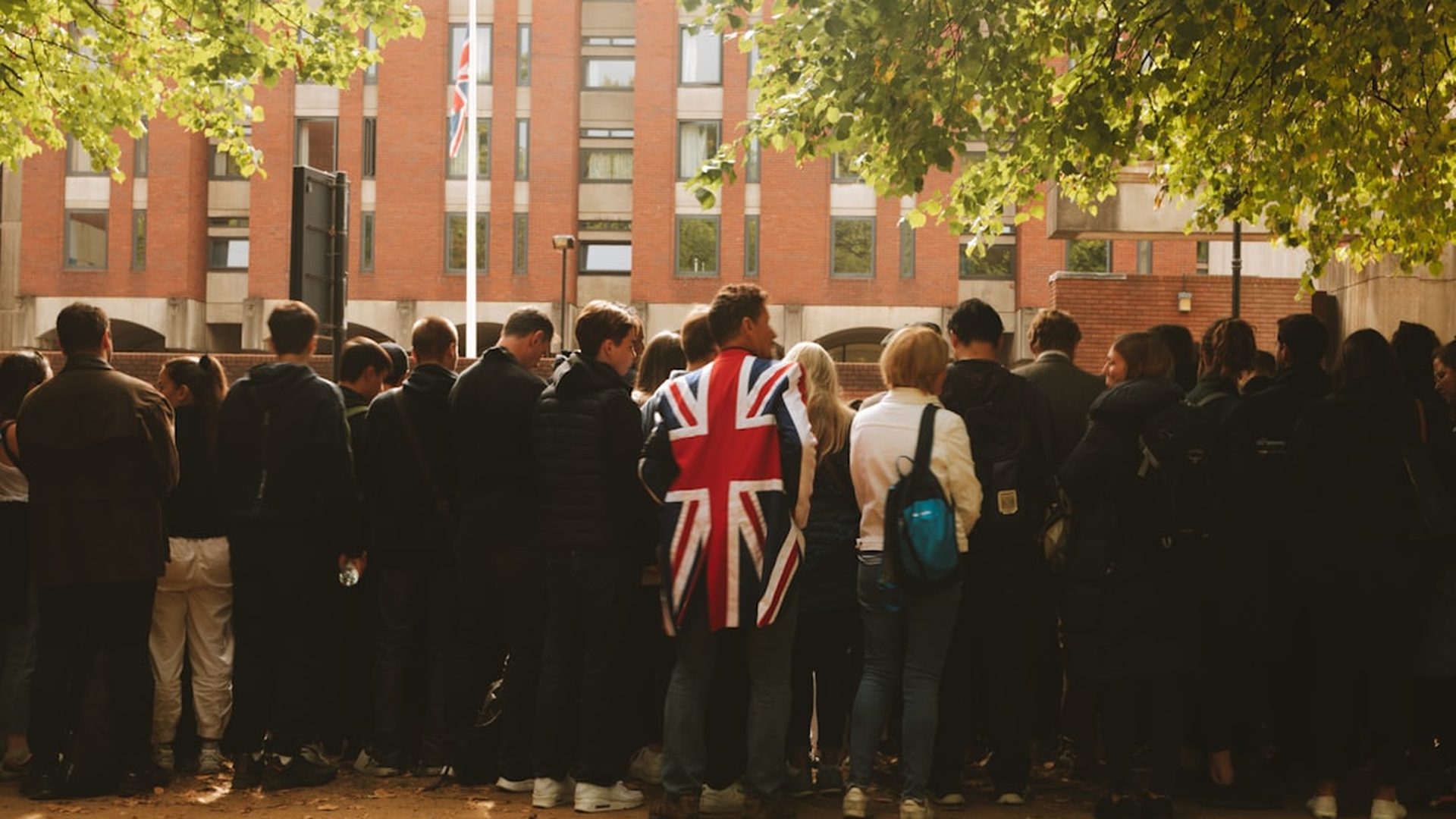 Majority of NHS consultants in England back potential strikes after decisive ballot