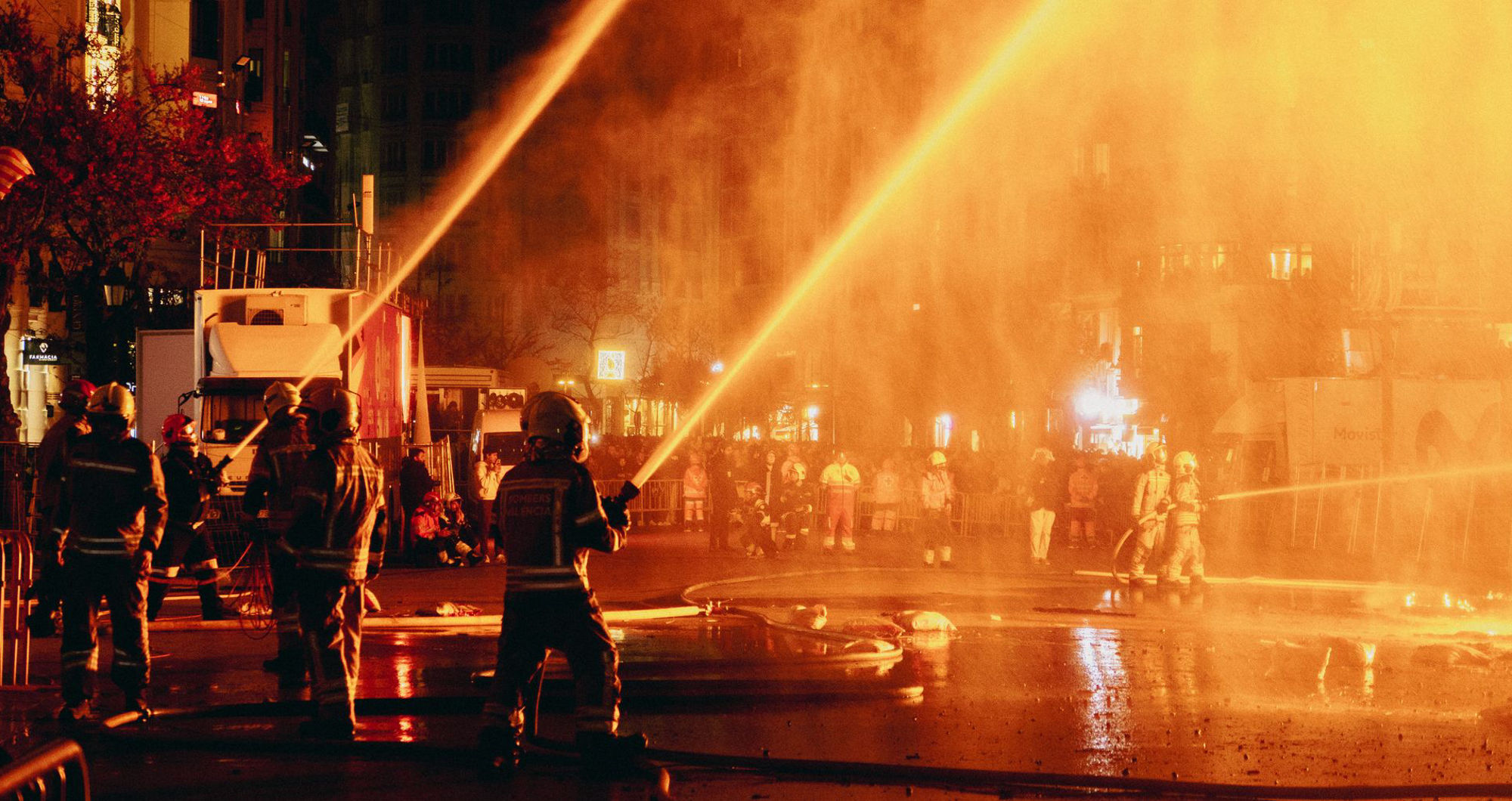 Major blaze near Turnpike Lane: 80 firefighters tackle fire on Wood Green High Road