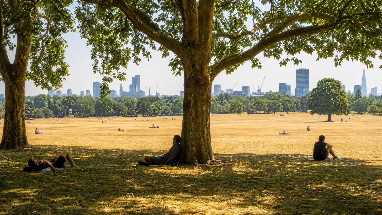 Londoners urged to take precautions as yellow heat-health alert comes into force