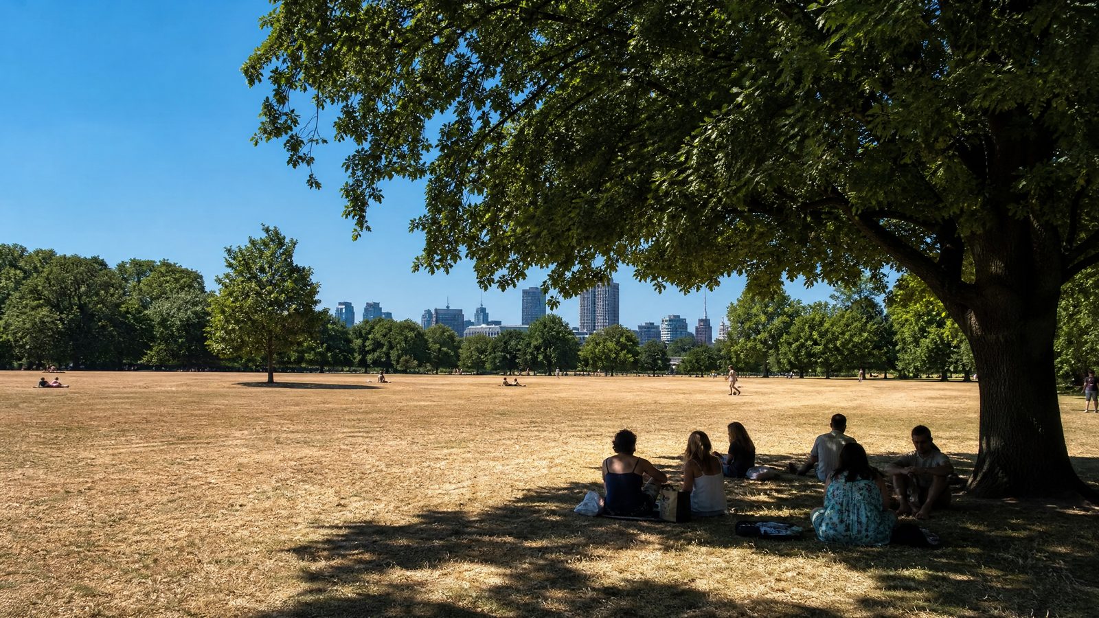 UKHSA upgrades heat health alerts to amber for London and South East as temperatures rise