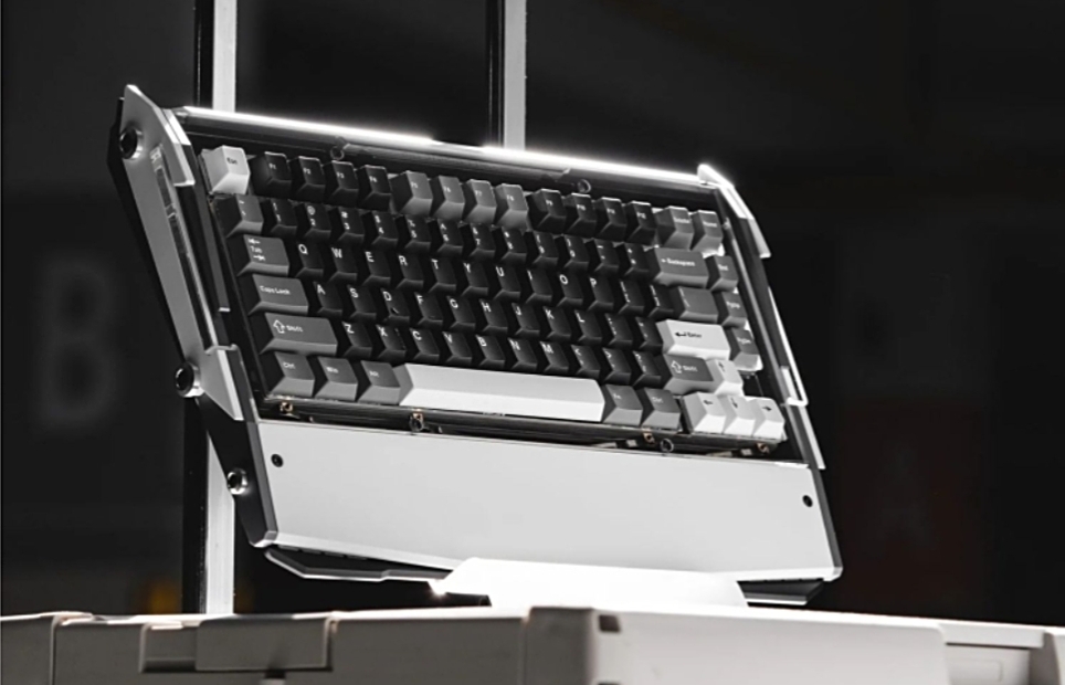Mechanical keyboard with individual switches and keycaps