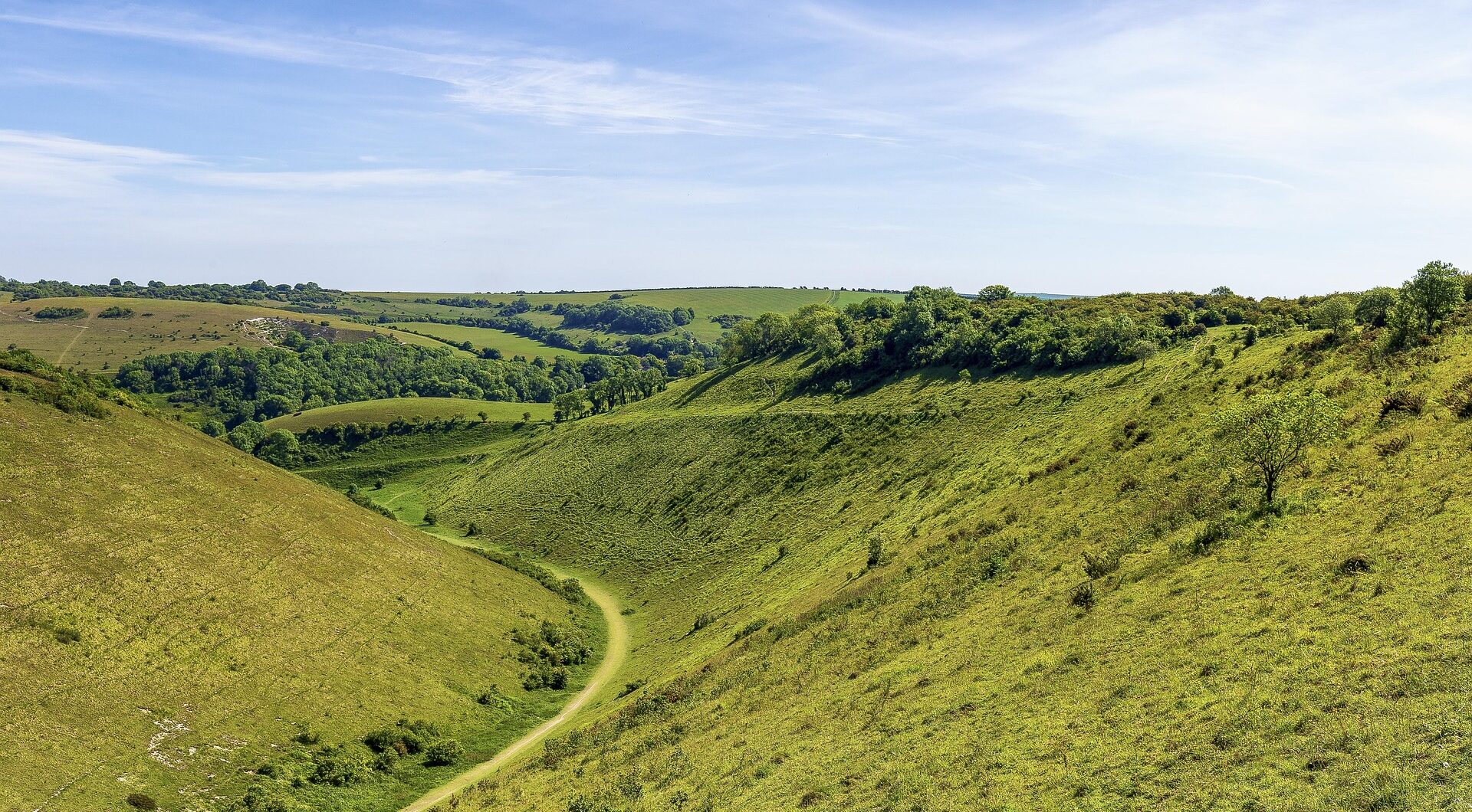 5 European trails to walk without a guide