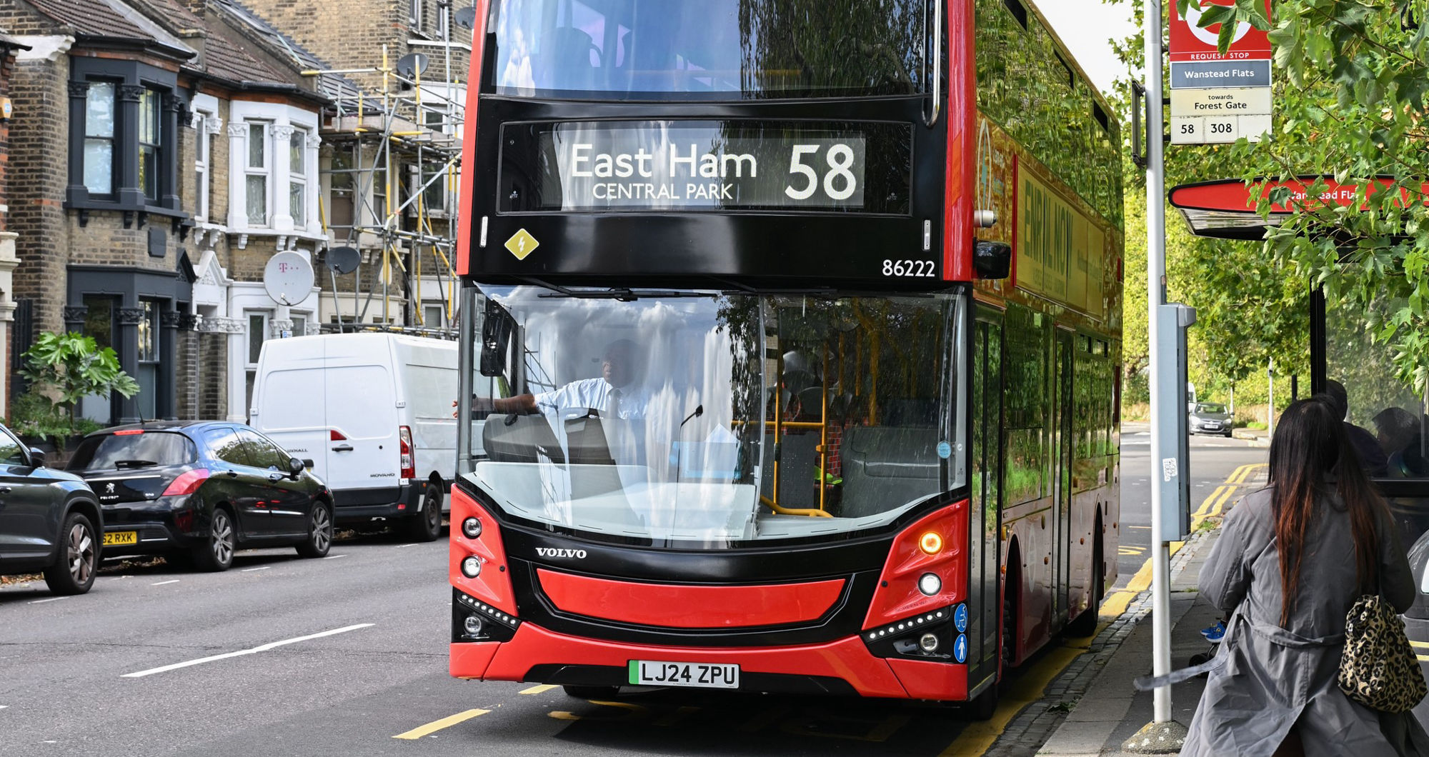 Ten years of the Hopper Fare: Mayor of London celebrates a decade of cheaper, fairer bus travel for Londoners