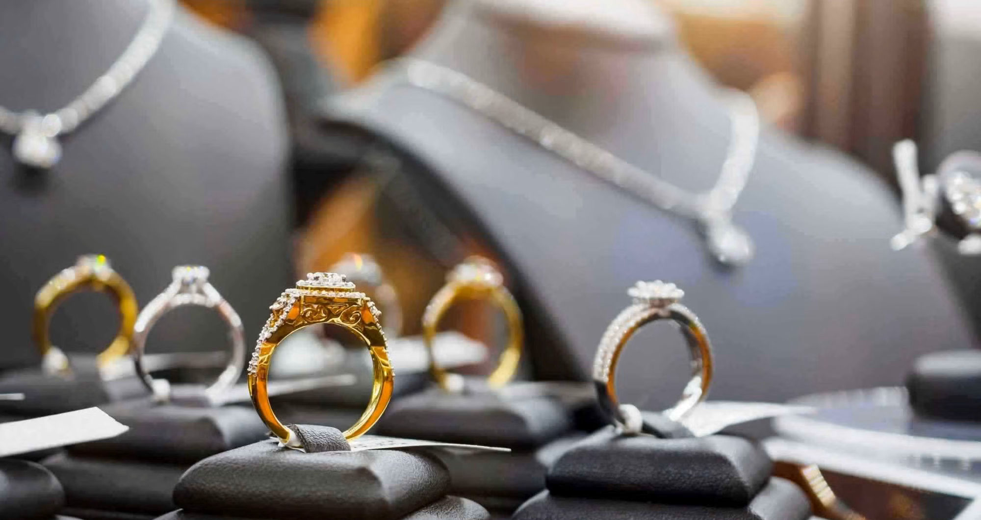 How to choose jewellery as a gift without getting it wrong