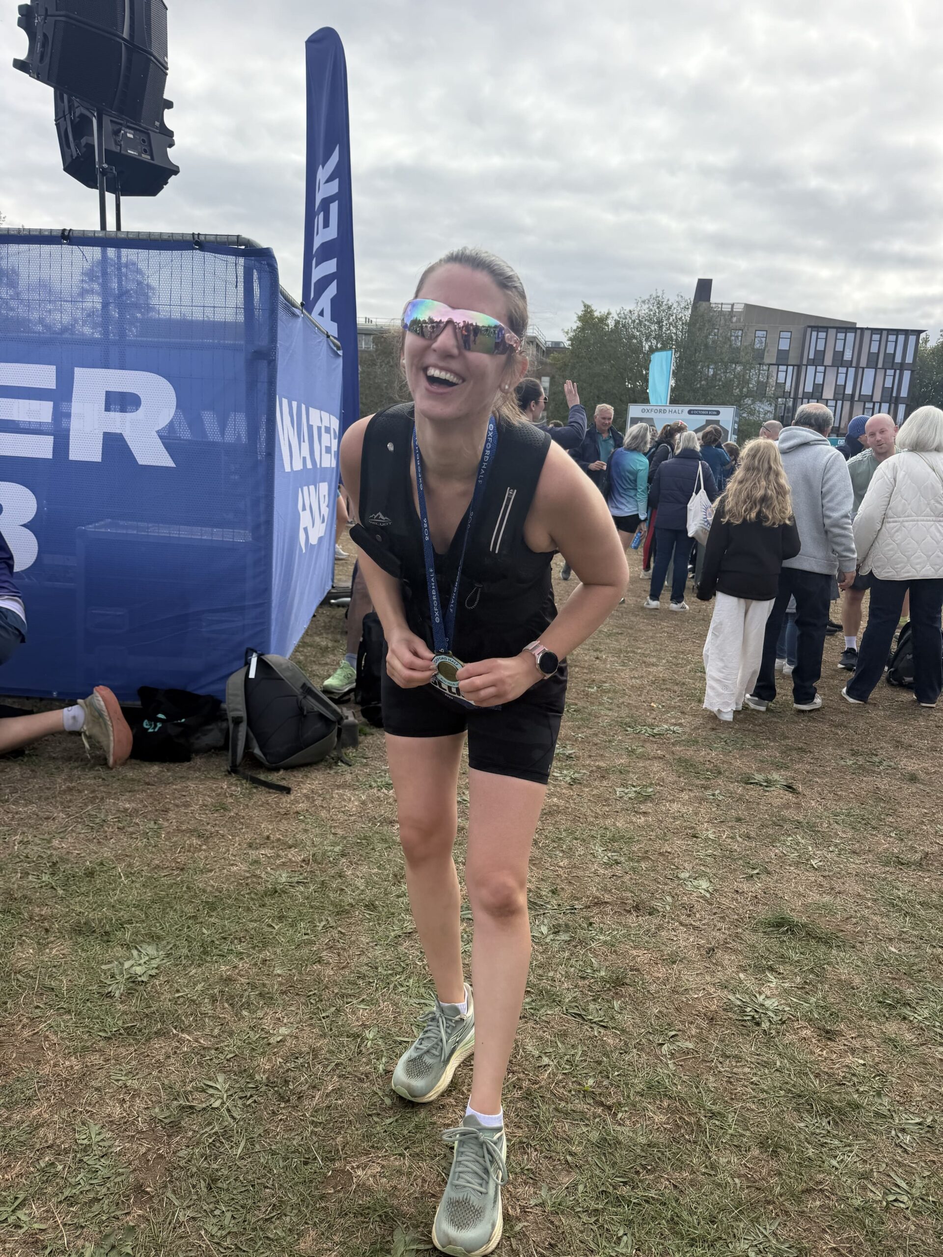 Patients cheer on Thame audiologist as she runs Oxford Half Marathon for dementia charity