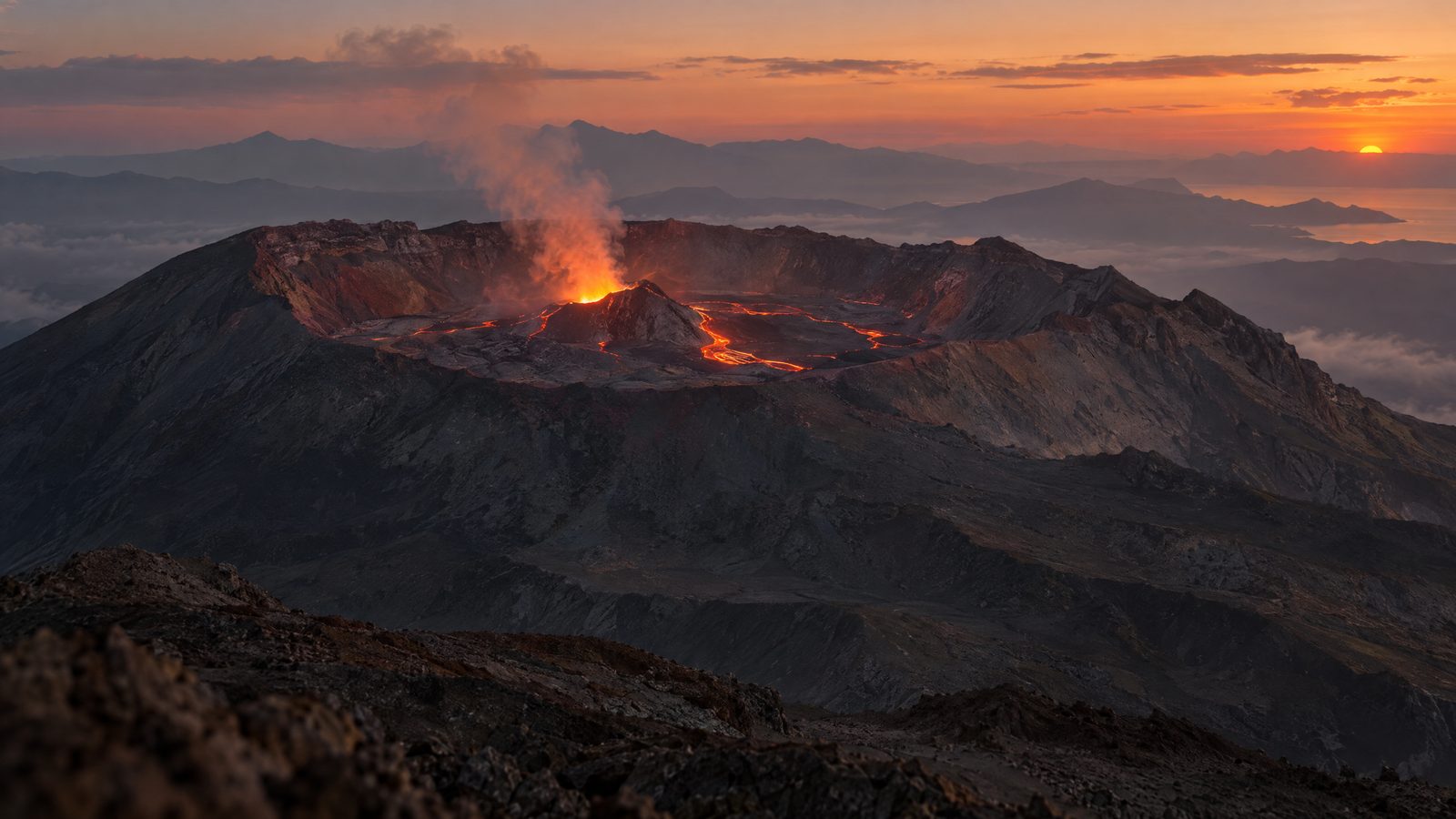 Kīlauea south vent shifts to continuous lava overflows