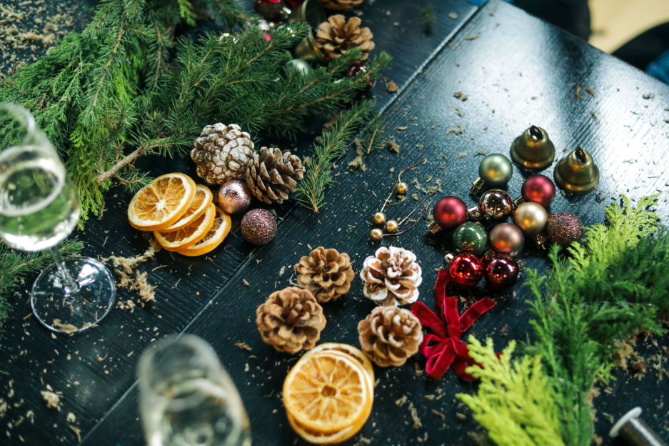 Christmas wreath-making at ALFI, Spitalfields | Get crafty this Christmas!