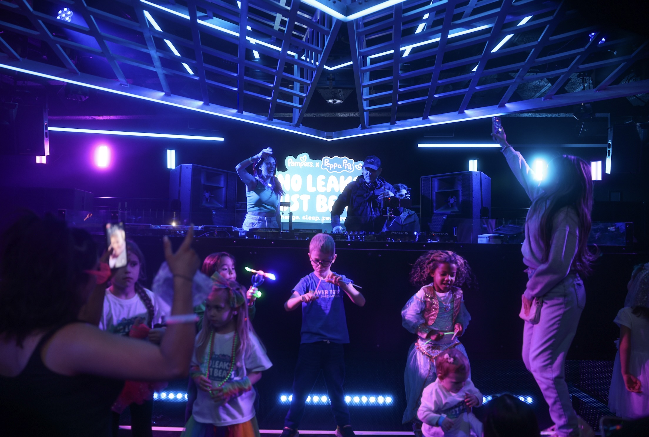 Hundreds of tiny ravers take over Ministry of Sound as Jordan Banjo and Daddy Pig hit the decks
